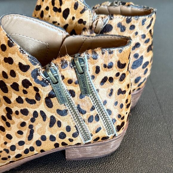 Gianni Bini Cheetah Print Genuine Leather Ankle Booties with zippers size 8.5 - Picture 3 of 11